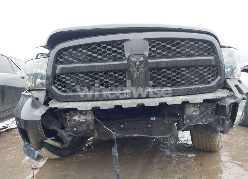 Photo 6 of 2018 Ram 1500 EXPRESS 4X4 5'7 BOX (VIN 1C6RR7KG2JS224643)