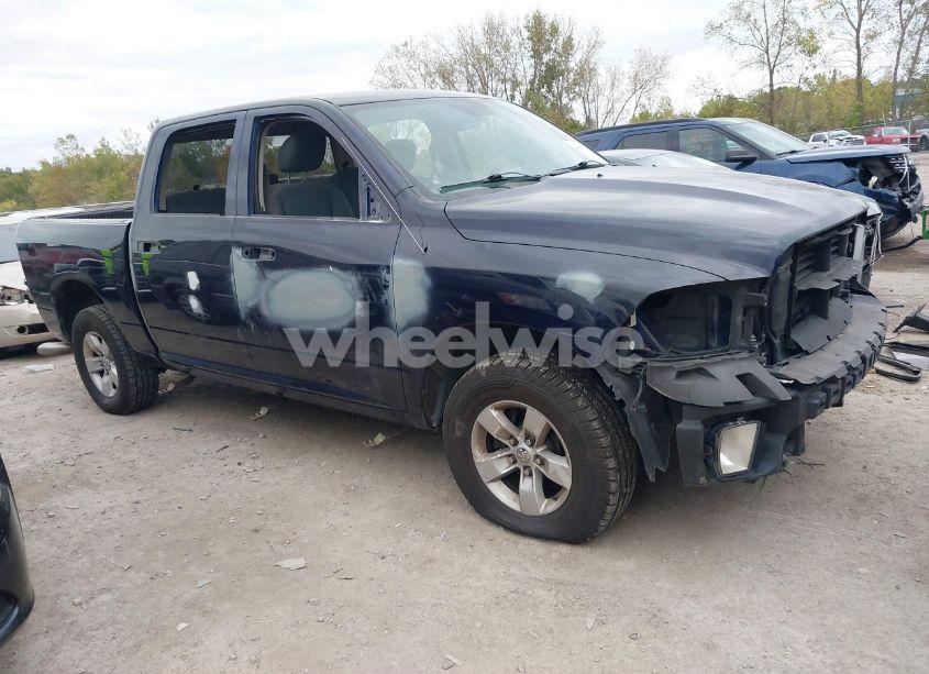 2018 Ram 1500 EXPRESS 4X4 5'7 BOX (VIN 1C6RR7KG3JS257506) main photo