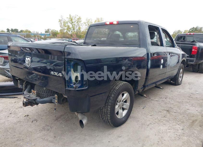 Photo 4 of 2018 Ram 1500 EXPRESS 4X4 5'7 BOX (VIN 1C6RR7KG3JS257506)