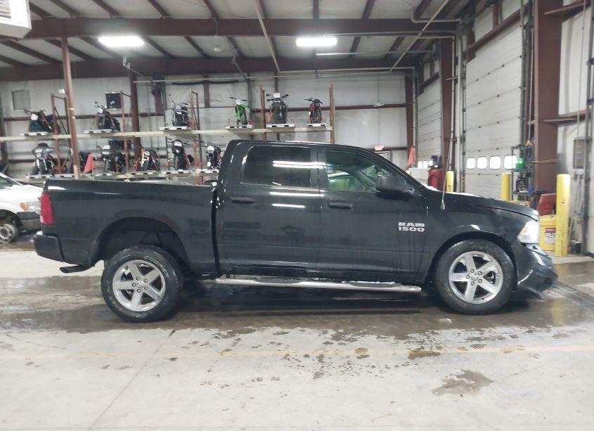 Photo 13 of 2018 Ram 1500 EXPRESS 4X4 5'7 BOX (VIN 1C6RR7KG4JS179379)