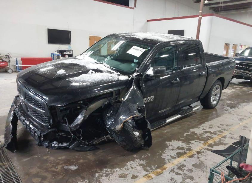 Photo 2 of 2018 Ram 1500 EXPRESS 4X4 5'7 BOX (VIN 1C6RR7KG4JS179379)