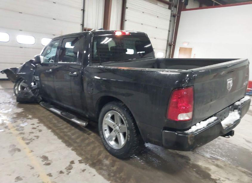 Photo 3 of 2018 Ram 1500 EXPRESS 4X4 5'7 BOX (VIN 1C6RR7KG4JS179379)