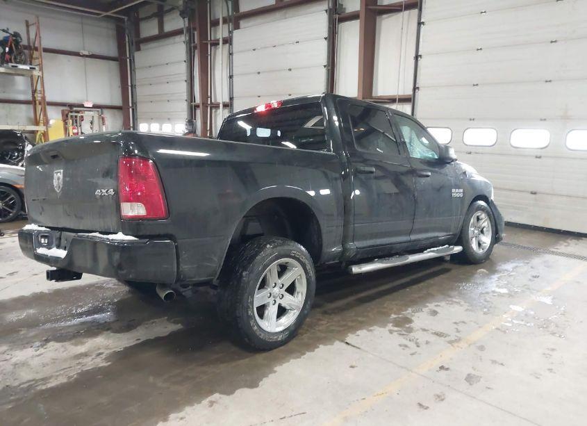 Photo 4 of 2018 Ram 1500 EXPRESS 4X4 5'7 BOX (VIN 1C6RR7KG4JS179379)