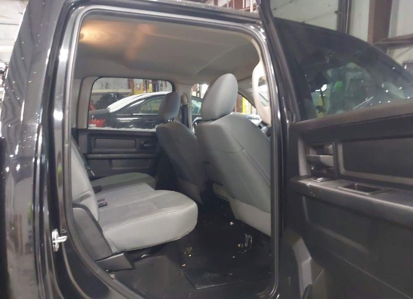 Photo 8 of 2018 Ram 1500 EXPRESS 4X4 5'7 BOX (VIN 1C6RR7KG4JS179379)