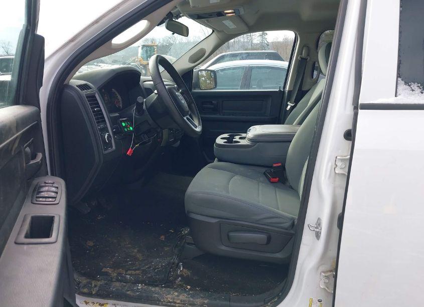 Photo 5 of 2017 Ram 1500 EXPRESS 4X4 5'7 BOX (VIN 1C6RR7KG9HS711963)