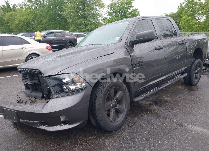 Photo 2 of 2019 Ram 1500 CLASSIC EXPRESS 4X4 5'7 BOX (VIN 1C6RR7KG9KS520387)