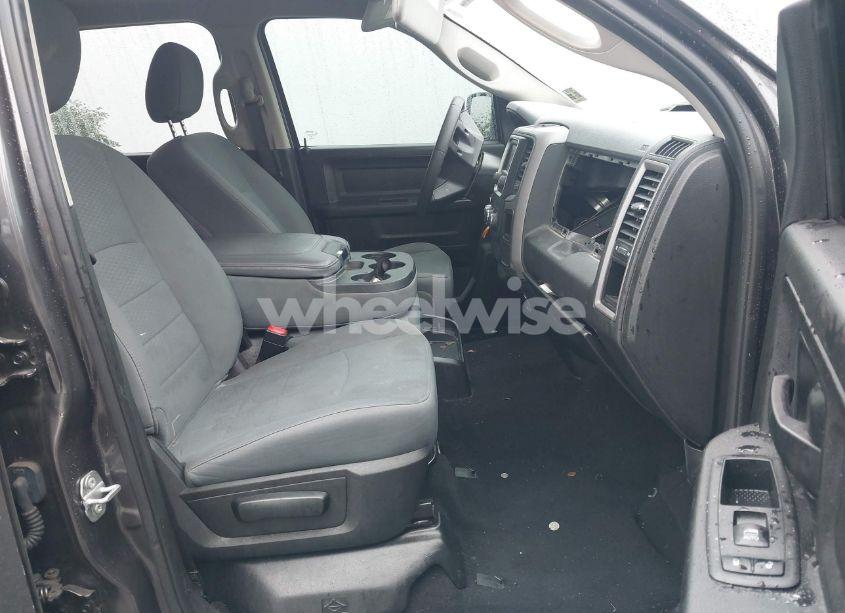 Photo 5 of 2019 Ram 1500 CLASSIC EXPRESS 4X4 5'7 BOX (VIN 1C6RR7KG9KS520387)