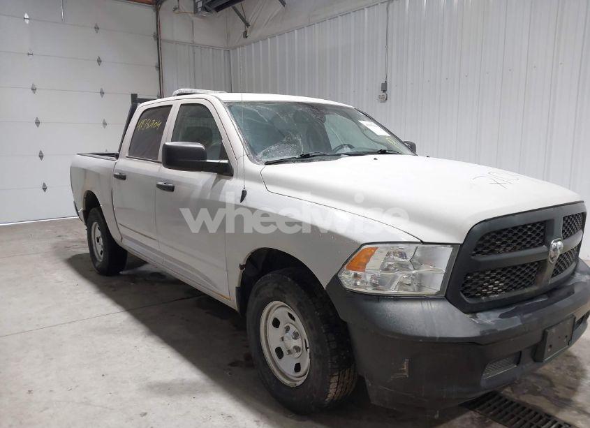 2019 Ram 1500 CLASSIC TRADESMAN 4X4 5'7 BOX (VIN 1C6RR7KGXKS746132) main photo