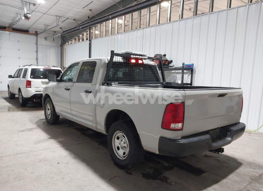 Photo 3 of 2019 Ram 1500 CLASSIC TRADESMAN 4X4 5'7 BOX (VIN 1C6RR7KGXKS746132)