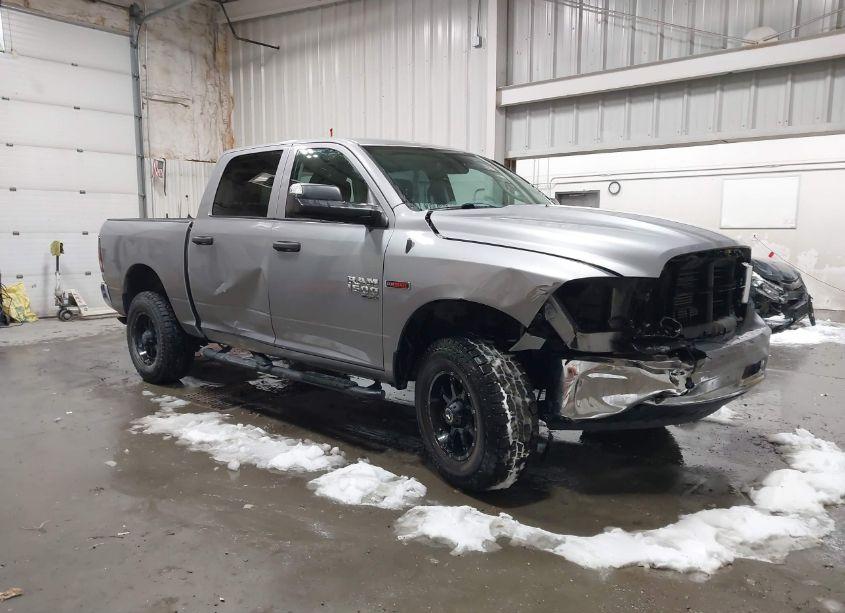 2019 Ram 1500 CLASSIC TRADESMAN 4X4 5'7 BOX (VIN 1C6RR7KM8KS751416) main photo