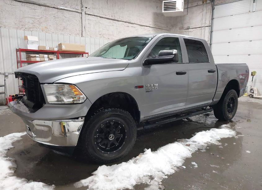 Photo 2 of 2019 Ram 1500 CLASSIC TRADESMAN 4X4 5'7 BOX (VIN 1C6RR7KM8KS751416)