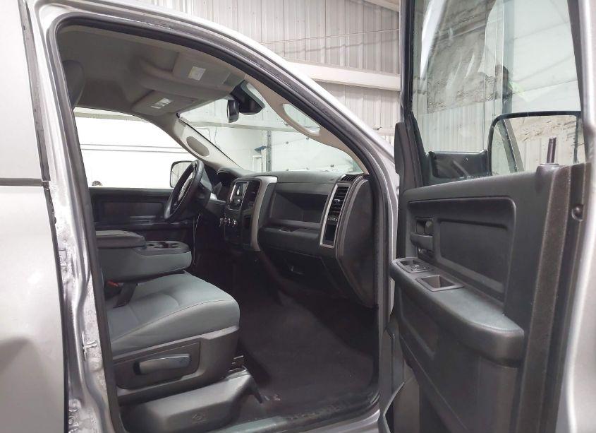 Photo 5 of 2019 Ram 1500 CLASSIC TRADESMAN 4X4 5'7 BOX (VIN 1C6RR7KM8KS751416)