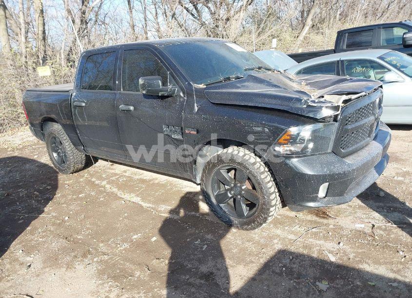 2019 Ram 1500 CLASSIC EXPRESS 4X4 5'7 BOX (VIN 1C6RR7KT0KS508822) main photo