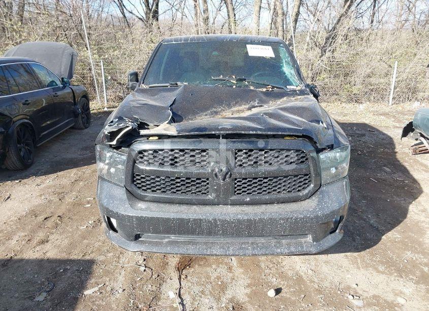 Photo 12 of 2019 Ram 1500 CLASSIC EXPRESS 4X4 5'7 BOX (VIN 1C6RR7KT0KS508822)
