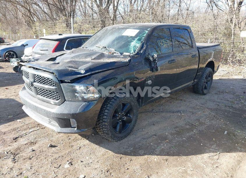 Photo 2 of 2019 Ram 1500 CLASSIC EXPRESS 4X4 5'7 BOX (VIN 1C6RR7KT0KS508822)