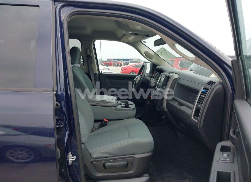 Photo 5 of 2019 Ram 1500 CLASSIC (VIN 1C6RR7KT0KS532487)