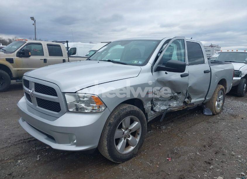 Photo 2 of 2019 Ram 1500 CLASSIC EXPRESS 4X4 5'7 BOX (VIN 1C6RR7KT0KS580815)