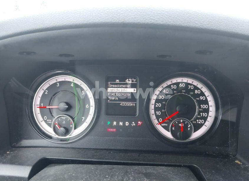 Photo 7 of 2019 Ram 1500 CLASSIC EXPRESS 4X4 5'7 BOX (VIN 1C6RR7KT0KS580815)