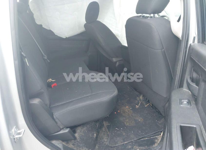 Photo 8 of 2019 Ram 1500 CLASSIC EXPRESS 4X4 5'7 BOX (VIN 1C6RR7KT0KS580815)