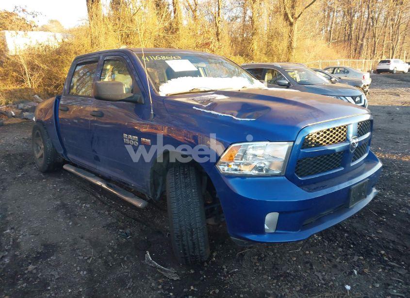 2017 Ram 1500 EXPRESS 4X4 5'7 BOX (VIN 1C6RR7KT1HS517490) main photo