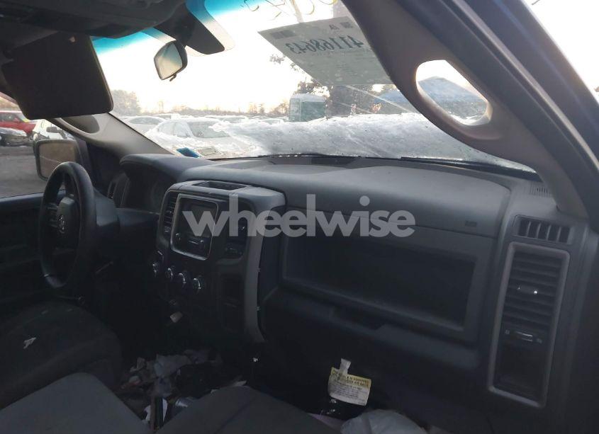 Photo 5 of 2017 Ram 1500 EXPRESS 4X4 5'7 BOX (VIN 1C6RR7KT1HS517490)