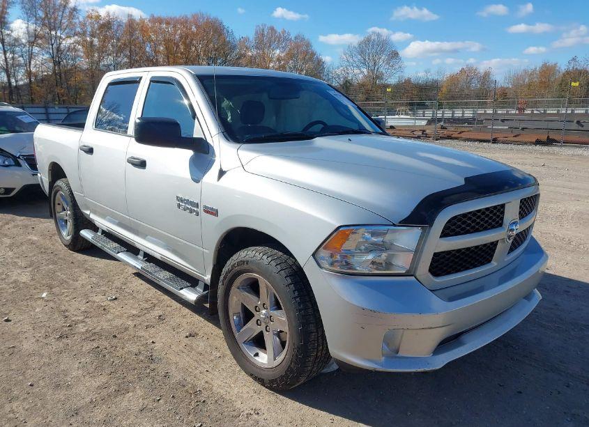 2015 Ram 1500 EXPRESS (VIN 1C6RR7KT3FS646747) main photo
