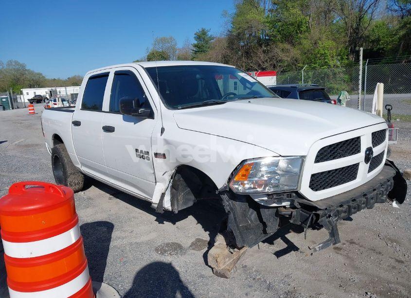 2015 Ram 1500 EXPRESS (VIN 1C6RR7KT4FS619797) main photo