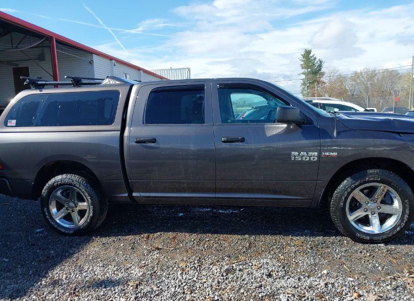 Photo 13 of 2018 Ram 1500 (VIN 1C6RR7KT4JS122760)
