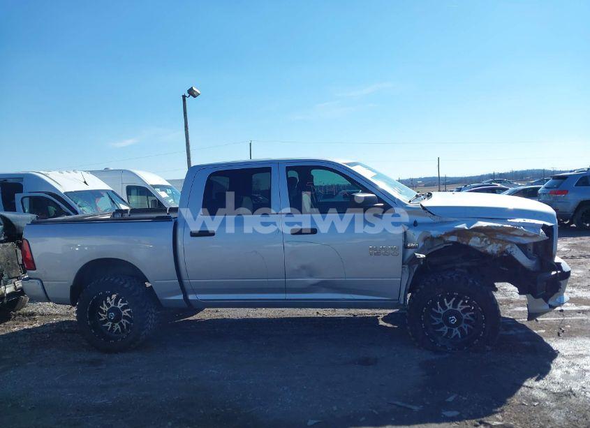 Photo 12 of 2018 Ram 1500 EXPRESS 4X4 5'7 BOX (VIN 1C6RR7KT4JS222745)