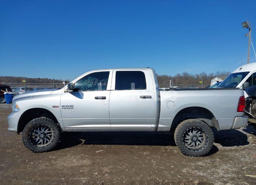 Photo 13 of 2018 Ram 1500 EXPRESS 4X4 5'7 BOX (VIN 1C6RR7KT4JS222745)
