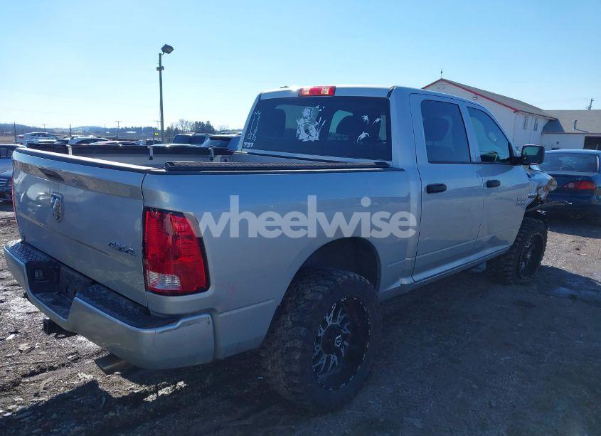 Photo 4 of 2018 Ram 1500 EXPRESS 4X4 5'7 BOX (VIN 1C6RR7KT4JS222745)