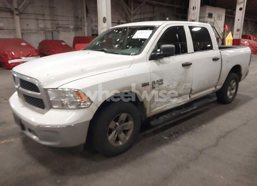 Photo 2 of 2019 Ram 1500 CLASSIC TRADESMAN 4X4 5'7 BOX (VIN 1C6RR7KT5KS500926)