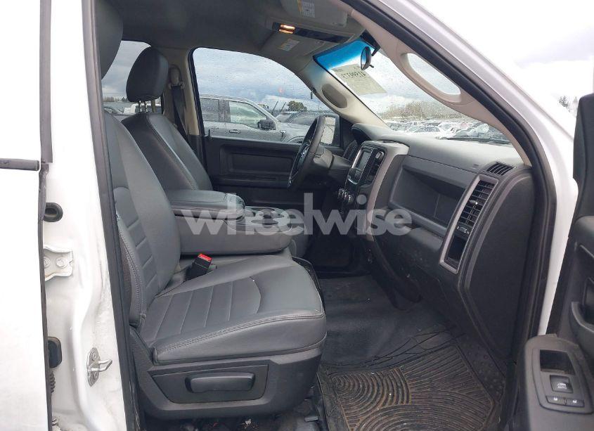 Photo 5 of 2019 Ram 1500 CLASSIC TRADESMAN 4X4 5'7 BOX (VIN 1C6RR7KT5KS500926)