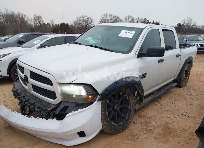 Photo 2 of 2016 Ram 1500 EXPRESS (VIN 1C6RR7KT6GS157065)