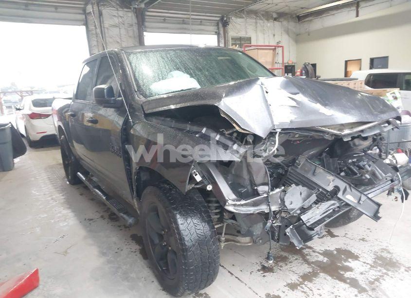 2018 Ram 1500 EXPRESS 4X4 5'7 BOX (VIN 1C6RR7KT7JS192172) main photo