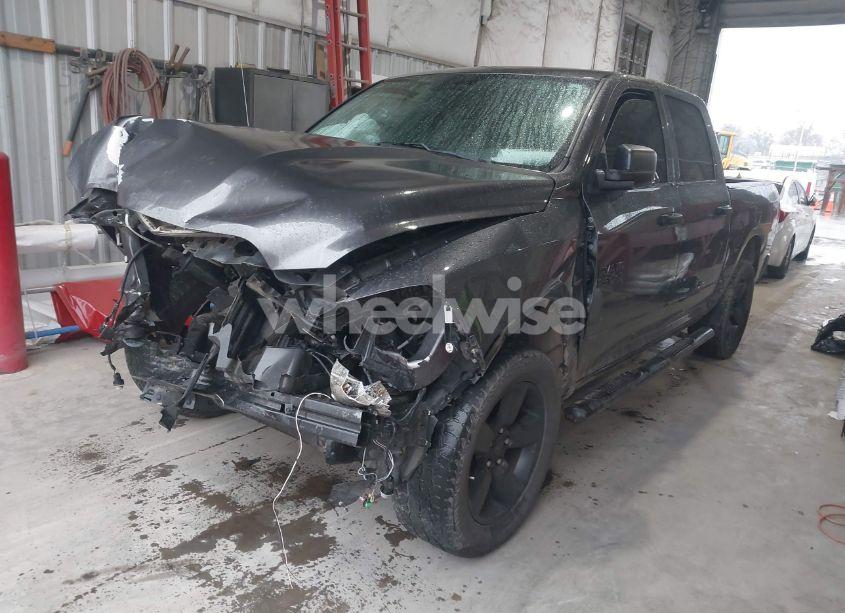 Photo 2 of 2018 Ram 1500 EXPRESS 4X4 5'7 BOX (VIN 1C6RR7KT7JS192172)