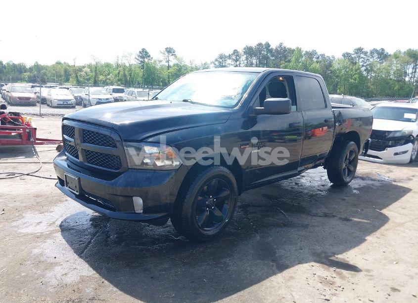 Photo 2 of 2019 Ram 1500 CLASSIC EXPRESS 4X4 5'7 BOX (VIN 1C6RR7KT7KS519977)