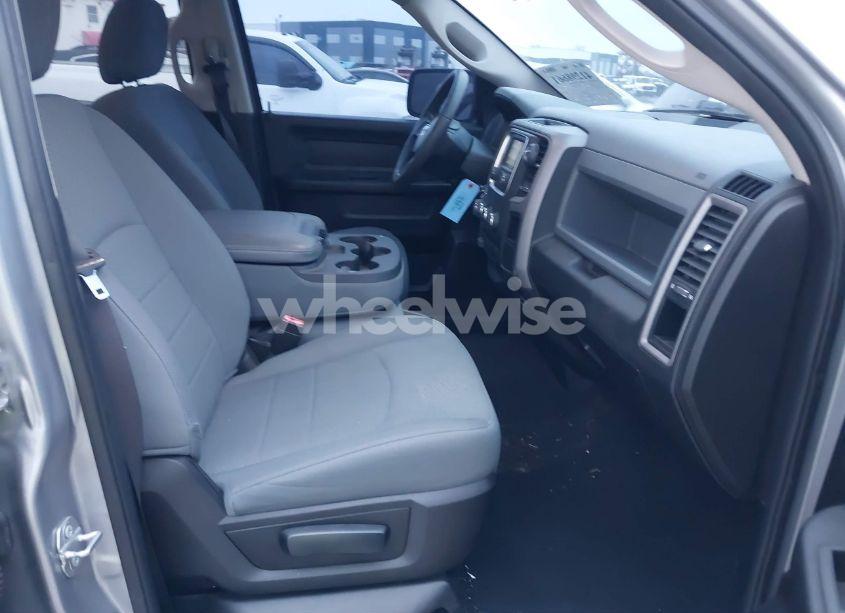 Photo 5 of 2019 Ram 1500 CLASSIC TRADESMAN 4X4 5'7 BOX (VIN 1C6RR7KT7KS743055)