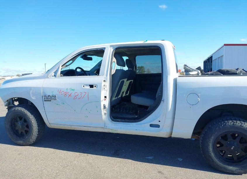 Photo 20 of 2019 Ram 1500 CLASSIC TRADESMAN 4X4 5'7 BOX (VIN 1C6RR7KT8KS598852)