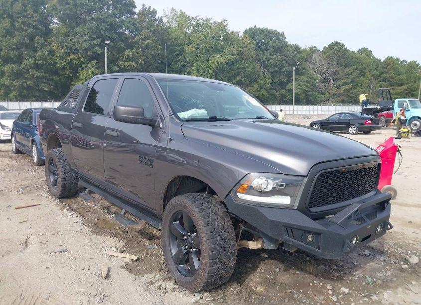 2017 Ram 1500 EXPRESS 4X4 5'7 BOX (VIN 1C6RR7KT9HS698922) main photo