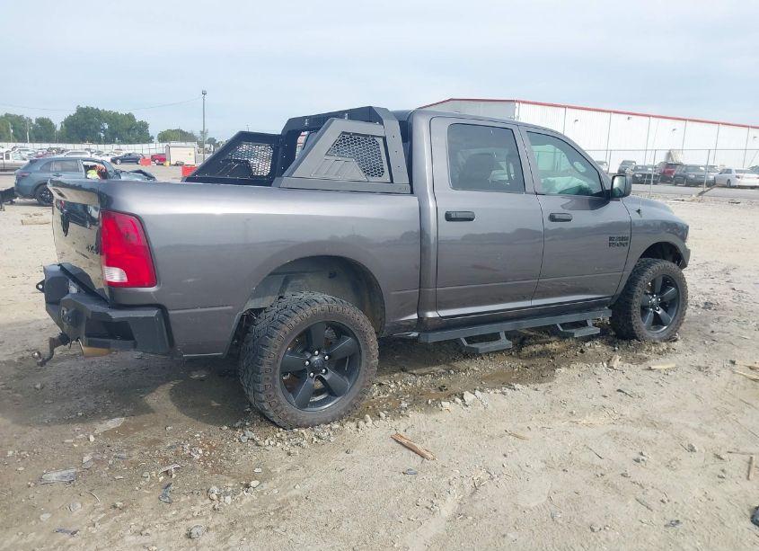 Photo 4 of 2017 Ram 1500 EXPRESS 4X4 5'7 BOX (VIN 1C6RR7KT9HS698922)