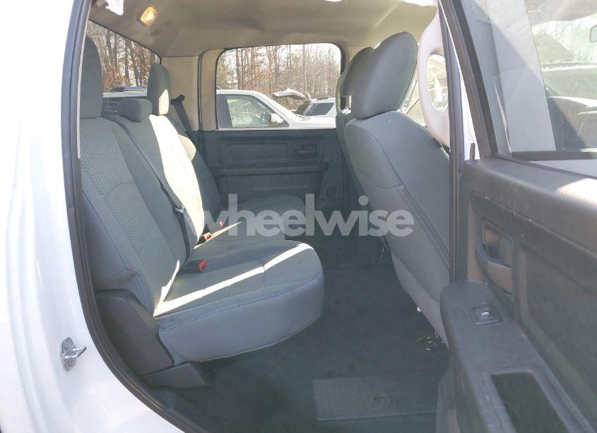 Photo 8 of 2018 Ram 1500 EXPRESS 4X4 5'7 BOX (VIN 1C6RR7KT9JS113486)