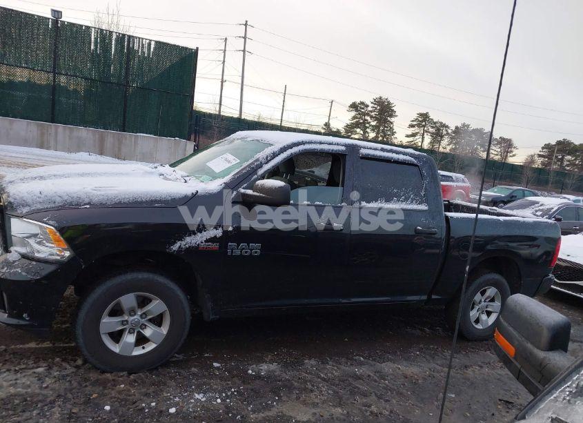 Photo 14 of 2018 Ram 1500 EXPRESS 4X4 5'7 BOX (VIN 1C6RR7KT9JS295965)