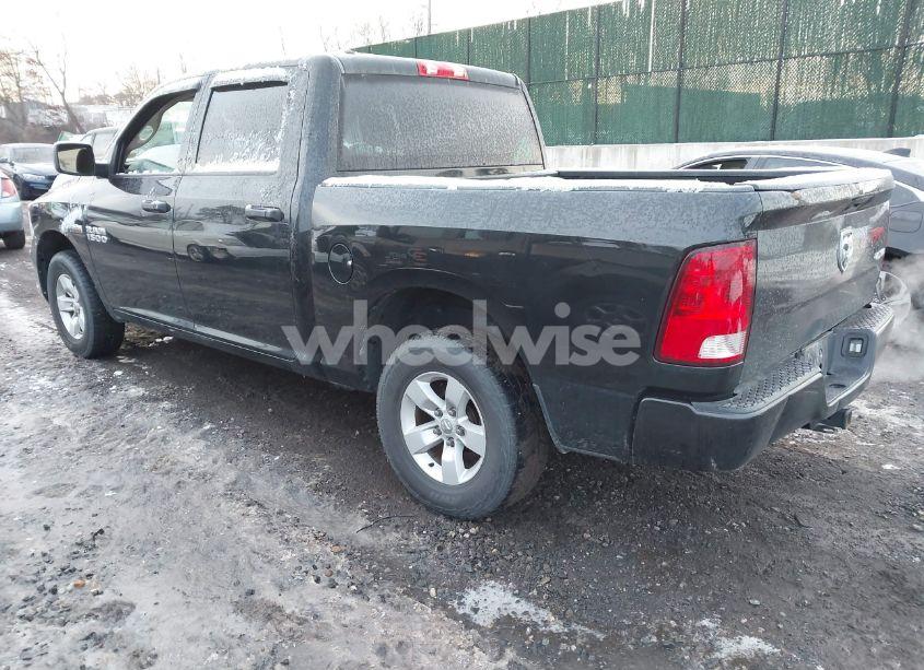 Photo 3 of 2018 Ram 1500 EXPRESS 4X4 5'7 BOX (VIN 1C6RR7KT9JS295965)