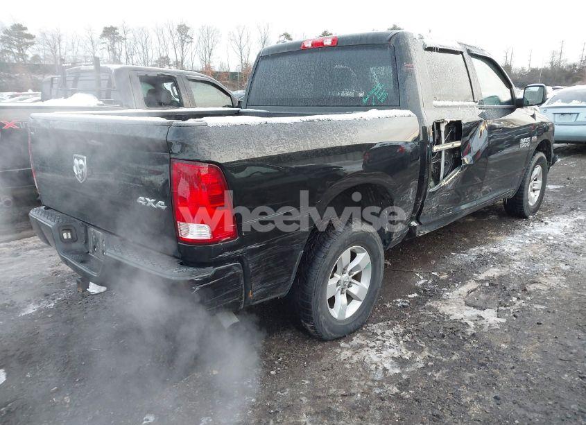 Photo 4 of 2018 Ram 1500 EXPRESS 4X4 5'7 BOX (VIN 1C6RR7KT9JS295965)