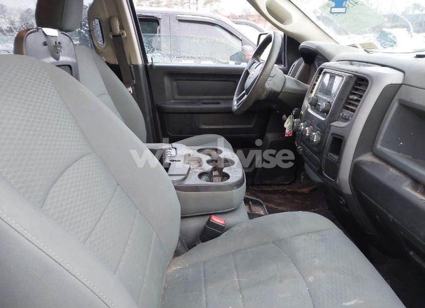 Photo 5 of 2018 Ram 1500 EXPRESS 4X4 5'7 BOX (VIN 1C6RR7KT9JS295965)