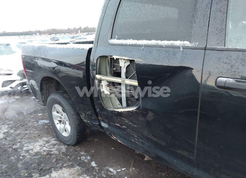 Photo 6 of 2018 Ram 1500 EXPRESS 4X4 5'7 BOX (VIN 1C6RR7KT9JS295965)