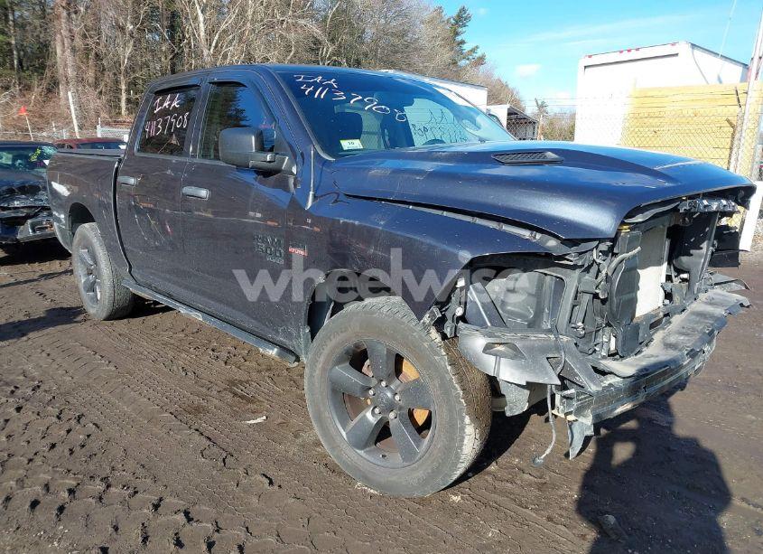2019 Ram 1500 CLASSIC ST (VIN 1C6RR7KTXKS748038) main photo