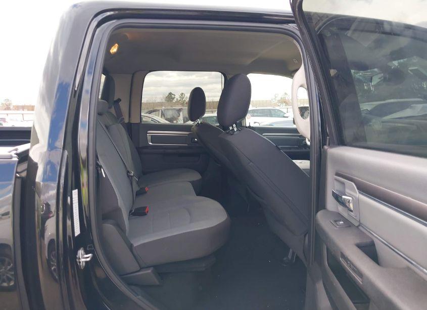 Photo 8 of 2023 Ram 1500 CLASSIC SLT 4X4 5'7 BOX (VIN 1C6RR7LG0PS516864)