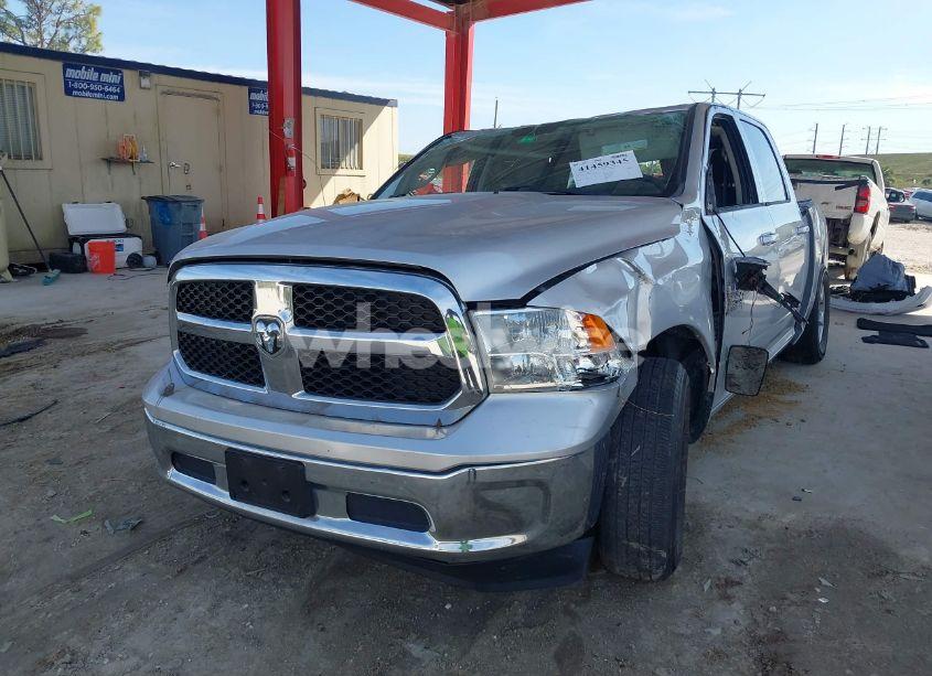 Photo 2 of 2019 Ram 1500 CLASSIC (VIN 1C6RR7LG4KS592726)
